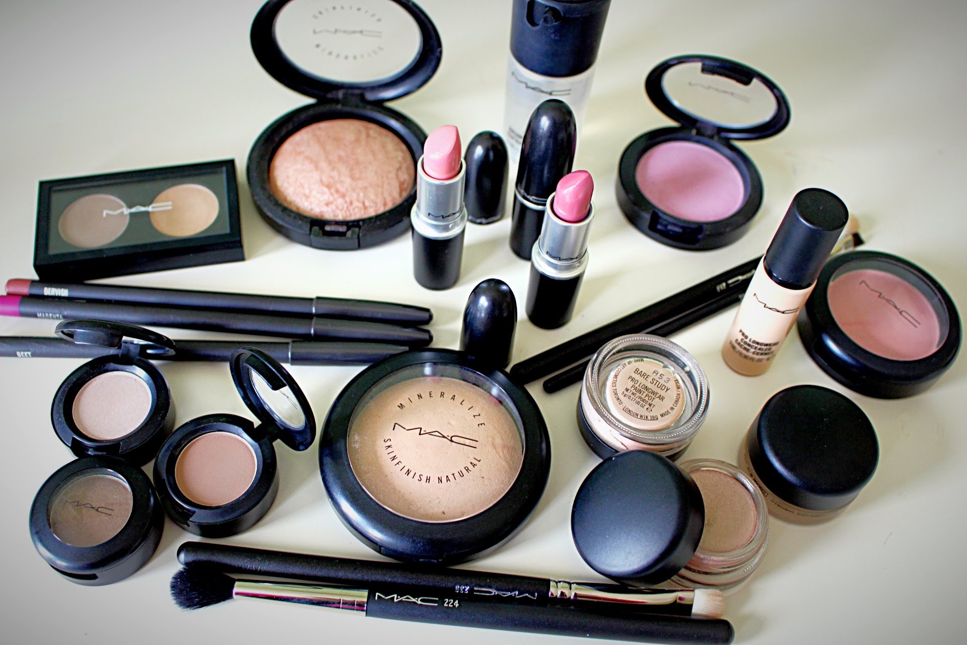 Must Have MAC Makeup for Amateurs